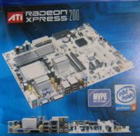 Плата на Radeon Express 200 с двумя разъемами PCI Express x 16