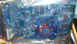 Radeon X700 512 МБ от Sapphire