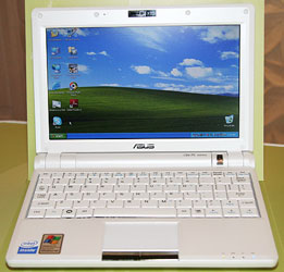 ASUS Eee PC 900. Фото с официальной презентации.