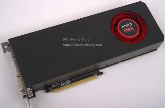 Внешний вид эталонного образца видеокарты AMD Radeon R9-290X